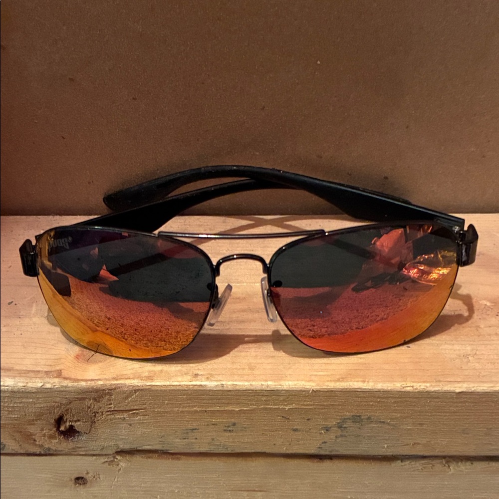 Stylish Pugs Sunglasses with colourful shaded Lenses
